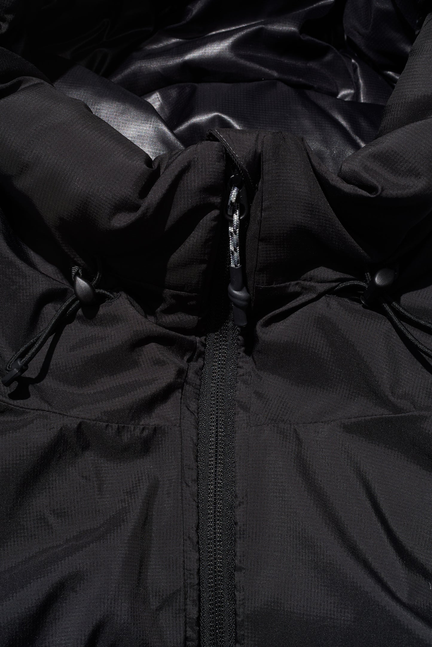 ORGANIZED HOODED PUFF BLOUSON/ PE.ECO RIPSTOP / SORONA DUPONT