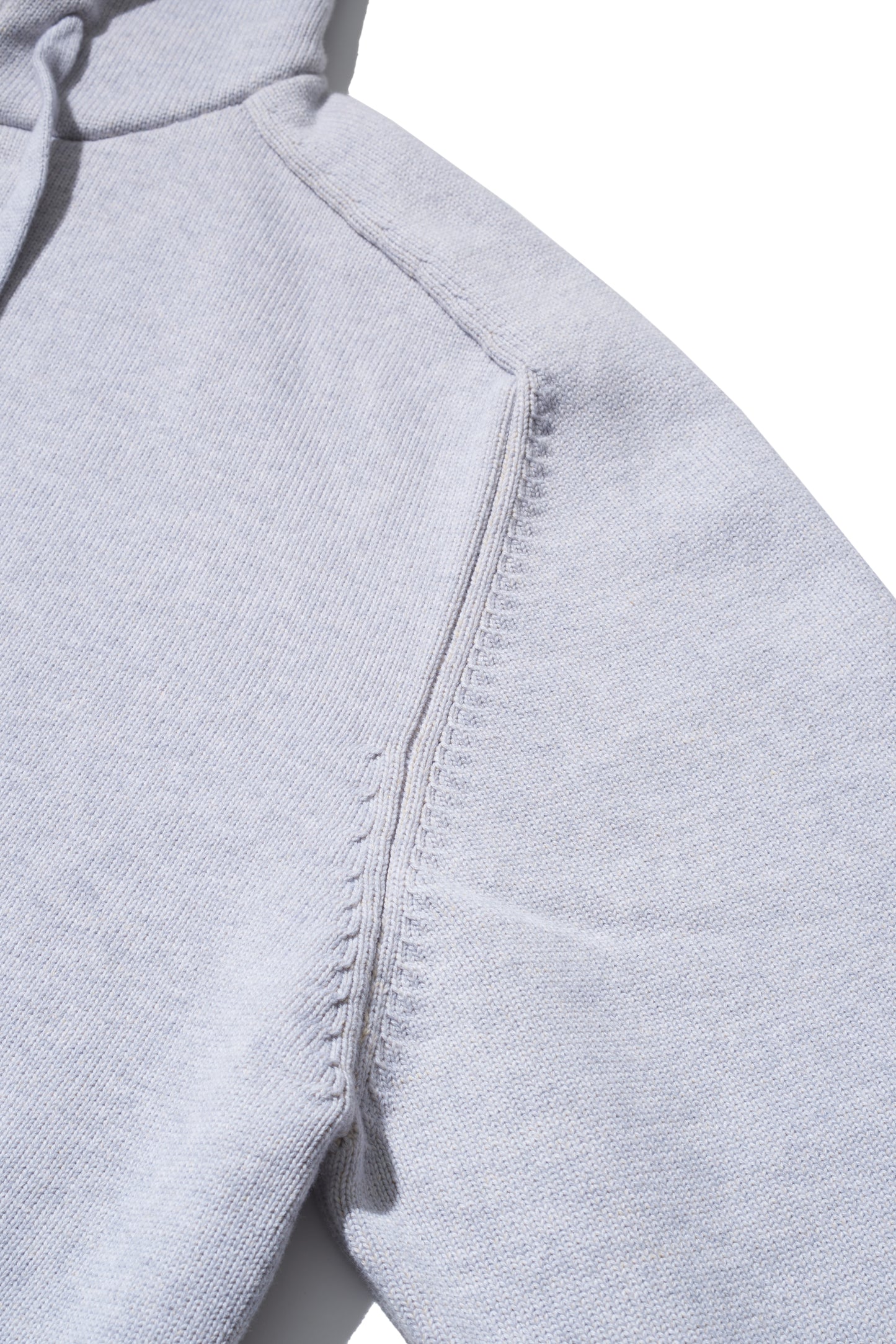 RESEARCHED HOODED SWEATER
/ C.YARN / PLATING STITCH