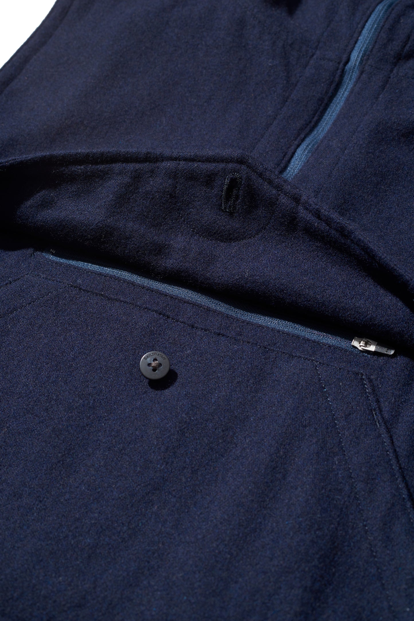 RESEARCHED ANORACK VEST/ ECO WOOL