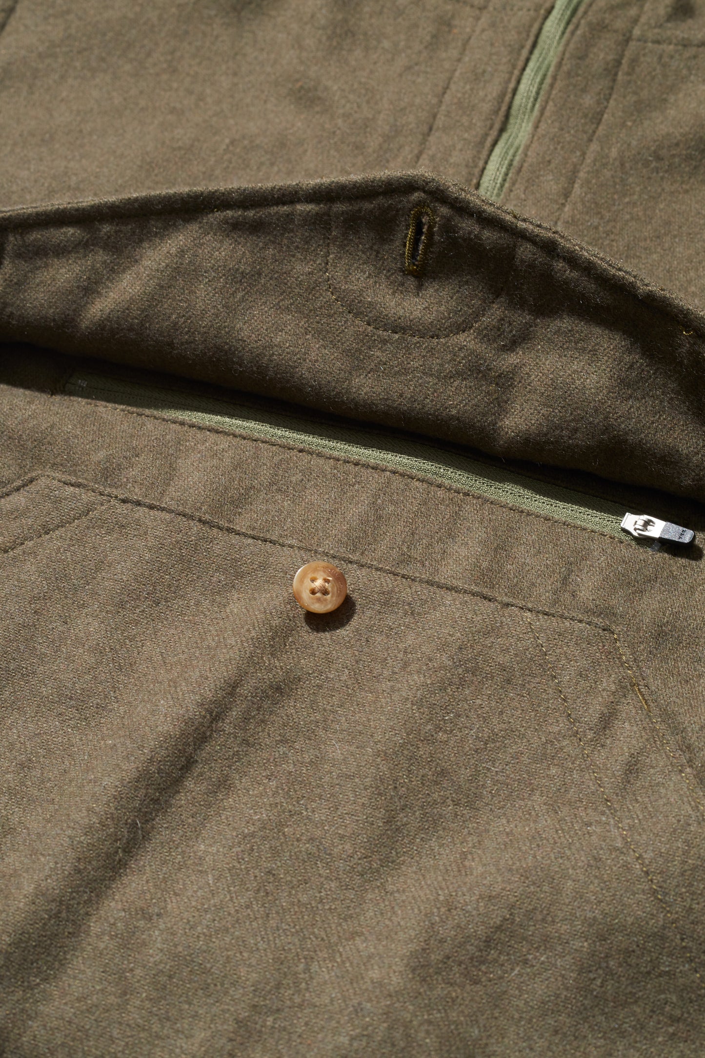 RESEARCHED ANORACK VEST/ ECO WOOL