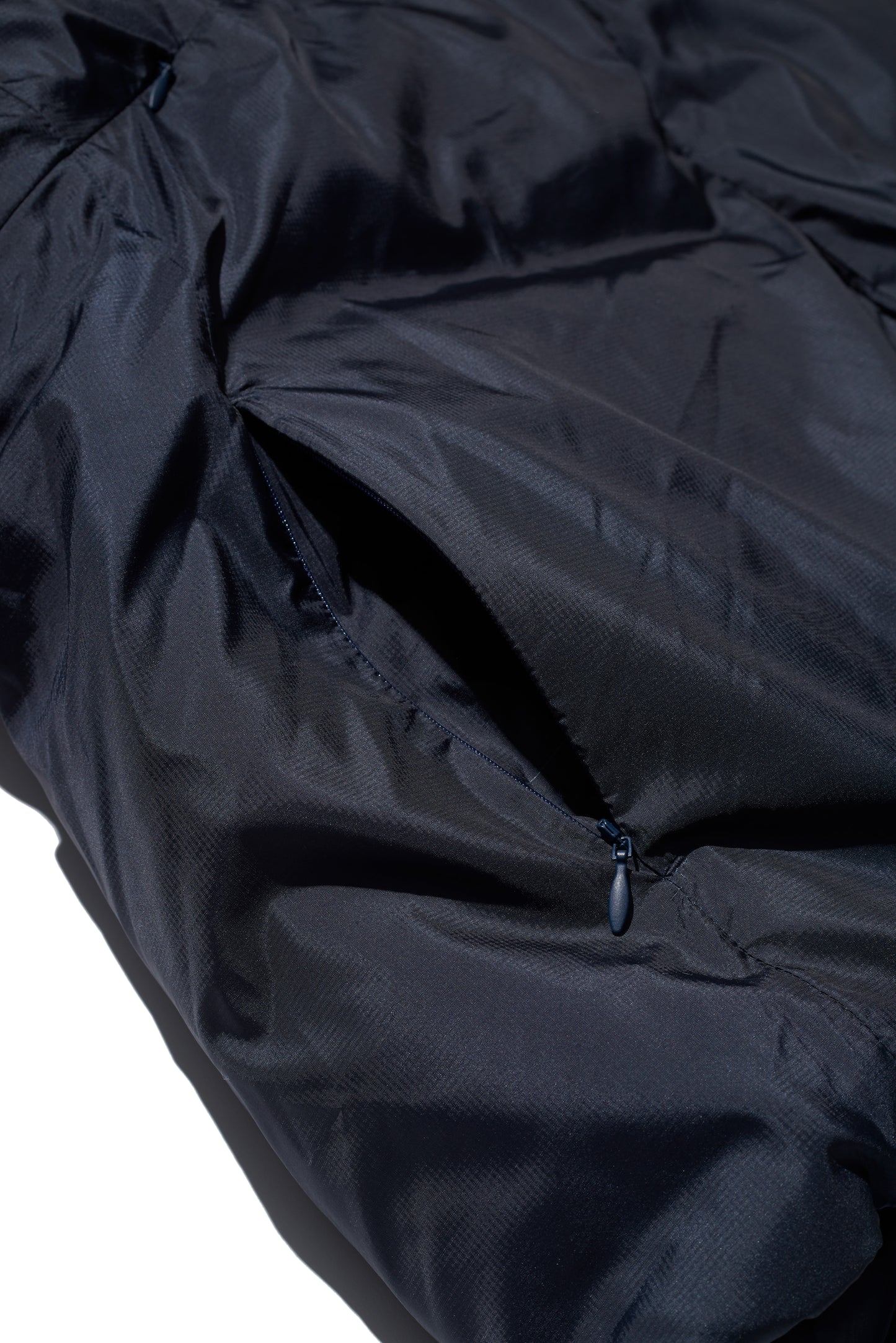 ORGANIZED HOODED PUFF BLOUSON/ PE.ECO RIPSTOP / SORONA DUPONT