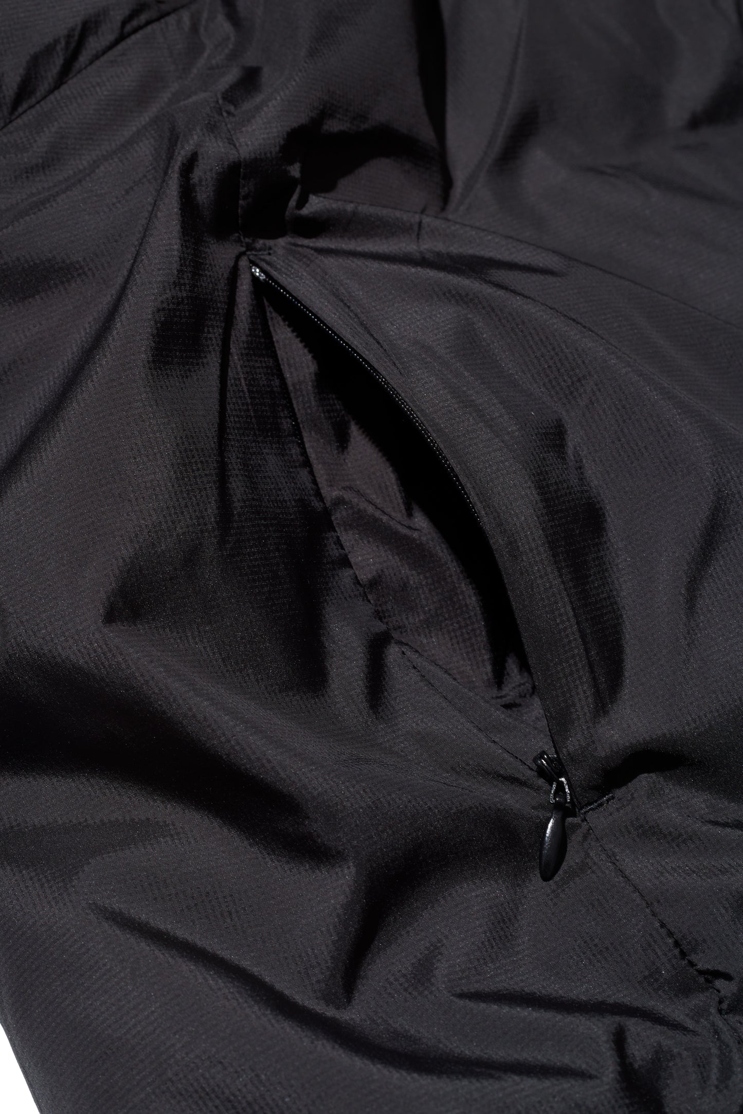 ORGANIZED HOODED PUFF BLOUSON/ PE.ECO RIPSTOP / SORONA DUPONT