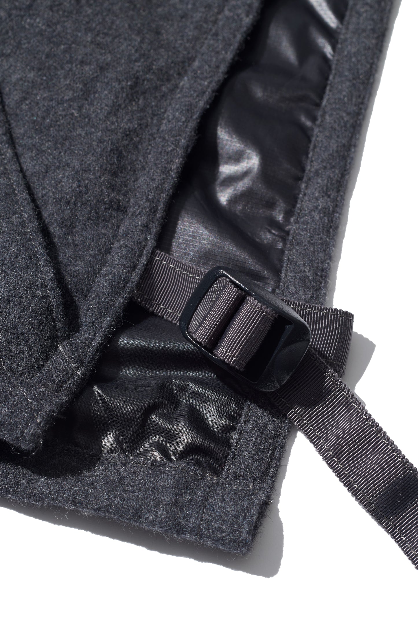 RESEARCHED ANORACK VEST/ ECO WOOL