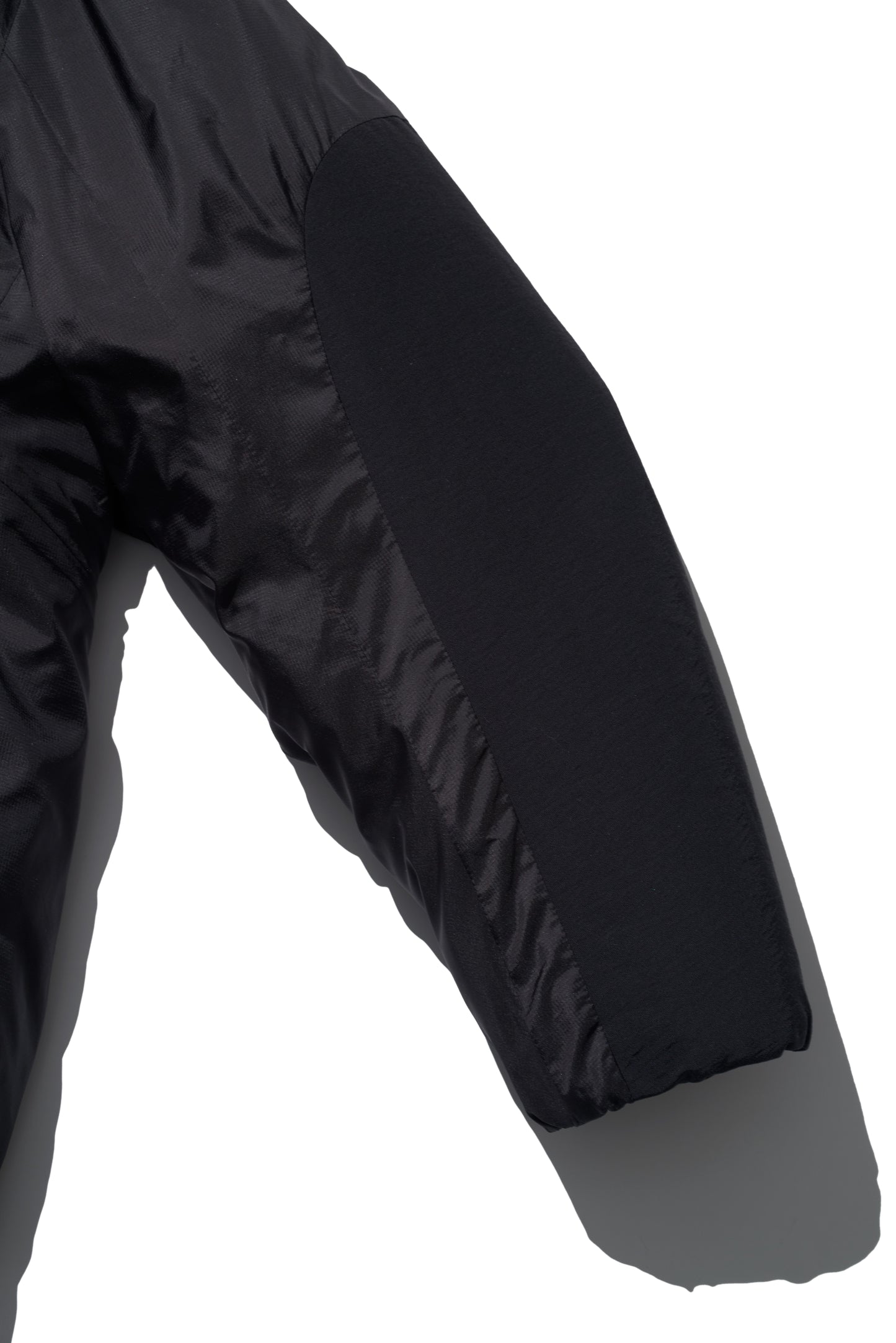 ORGANIZED HOODED PUFF BLOUSON/ PE.ECO RIPSTOP / SORONA DUPONT