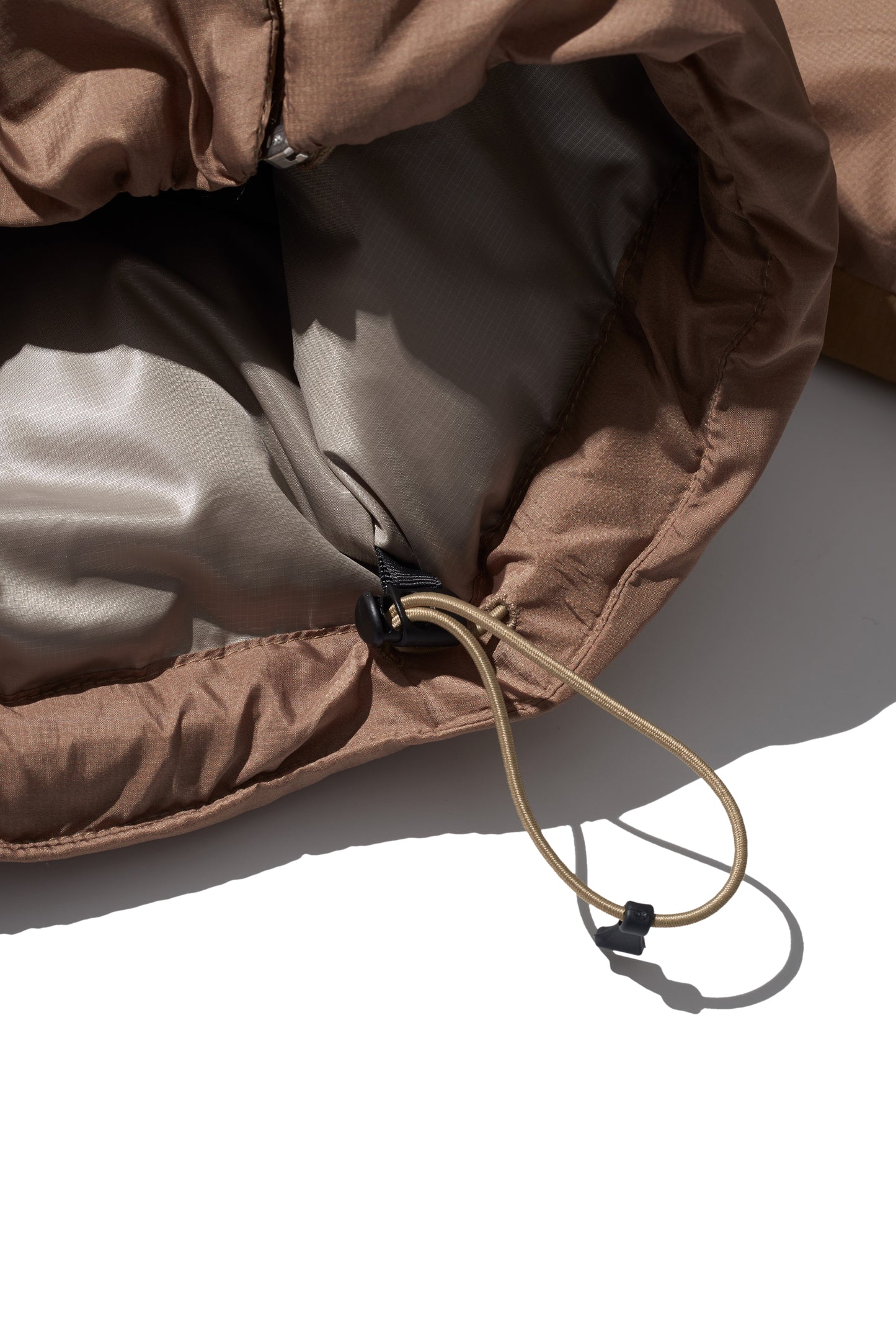 ORGANIZED HOODED PUFF BLOUSON/ PE.ECO RIPSTOP / SORONA DUPONT