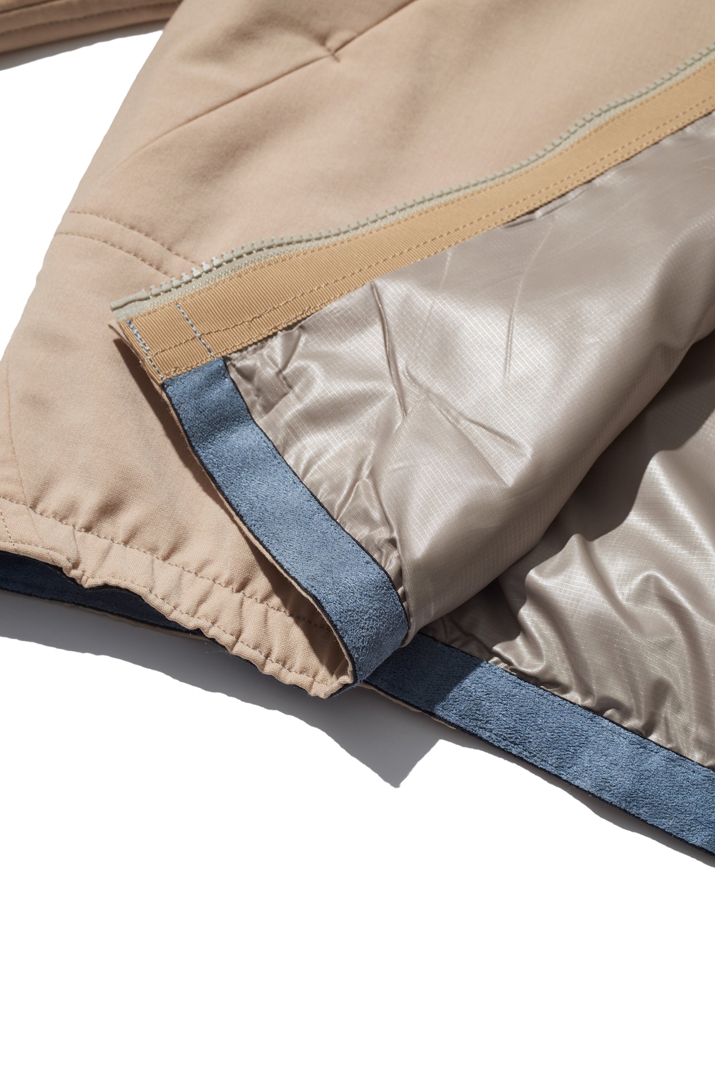 RESEARCHED LIGHT PUFF BLOUSON/ REGGIANI W.SATIN