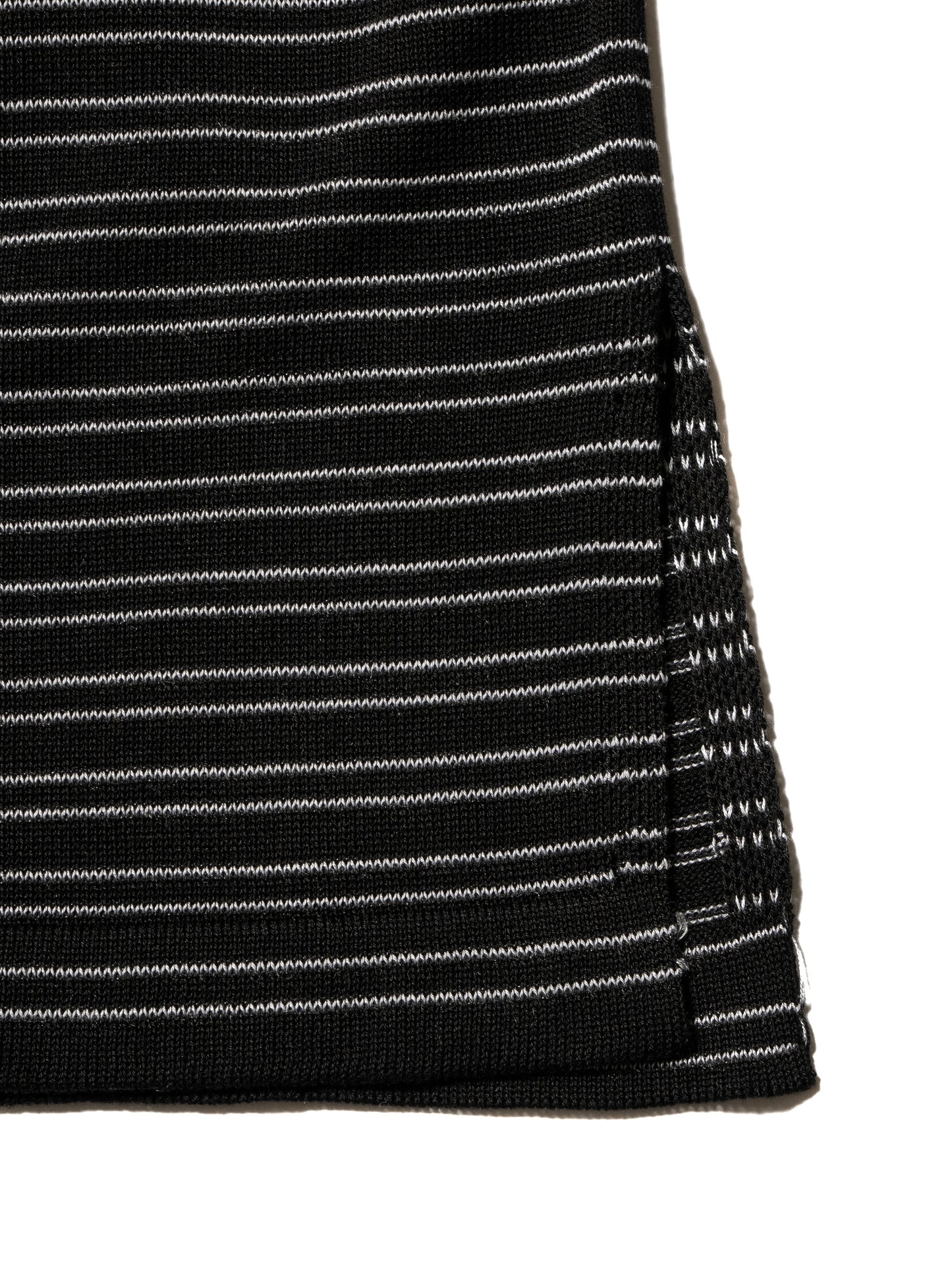 RESEARCHED SWEATER / RAYON MIX YARN BORDER