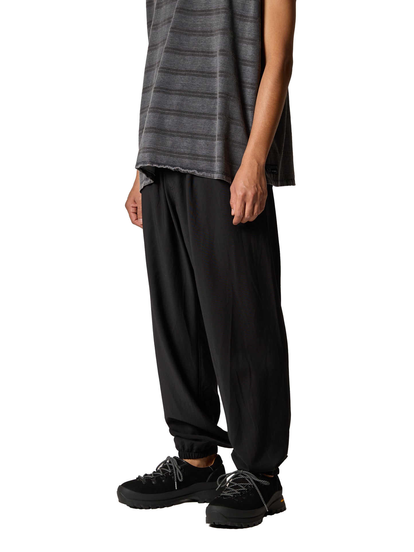 RESEARCHED EASY PANTS / SUMMER WOOL SATIN