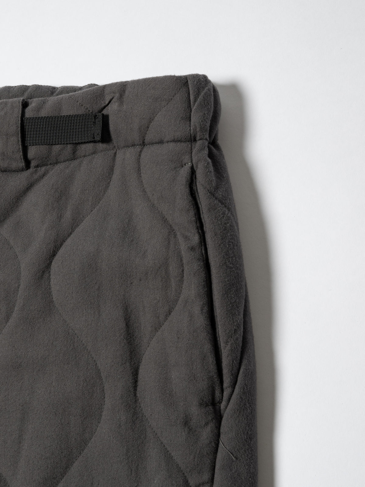 ORGANIZED EASY QUILTED PANTS / COTTON PEACH SKIN TWILL