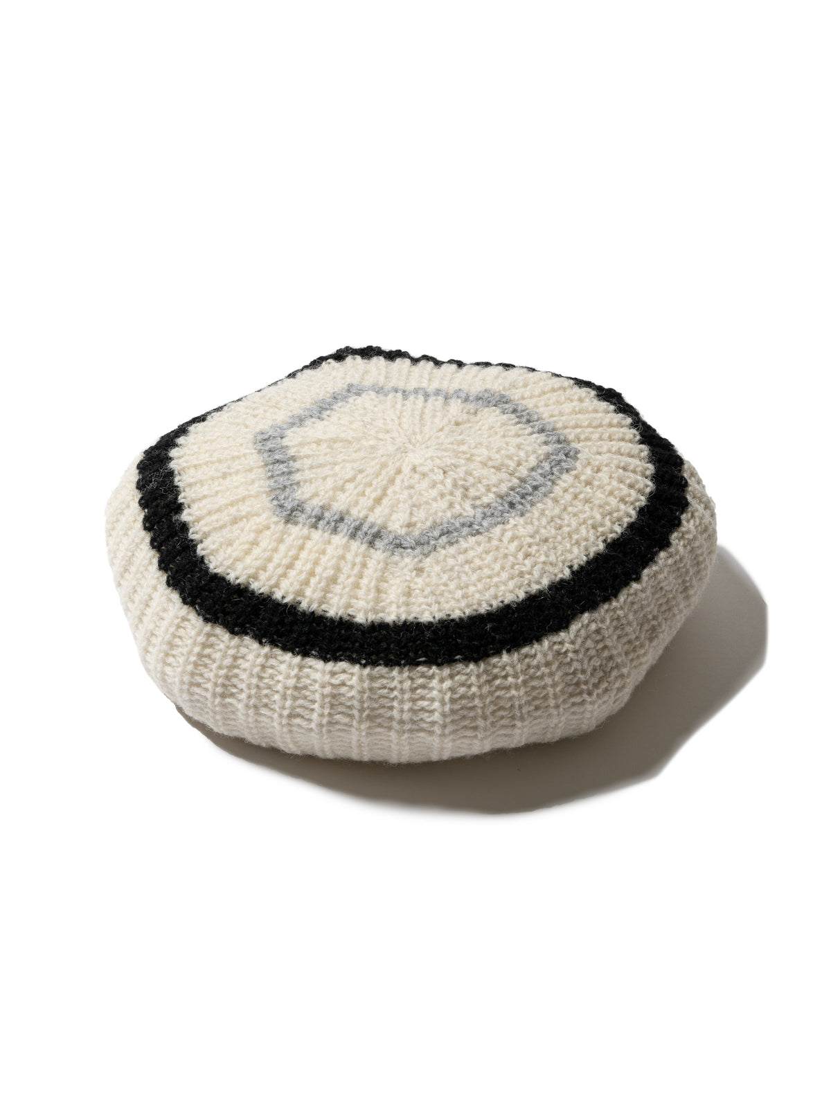 ORGANIZED BEANIE / WOOLEN YARN