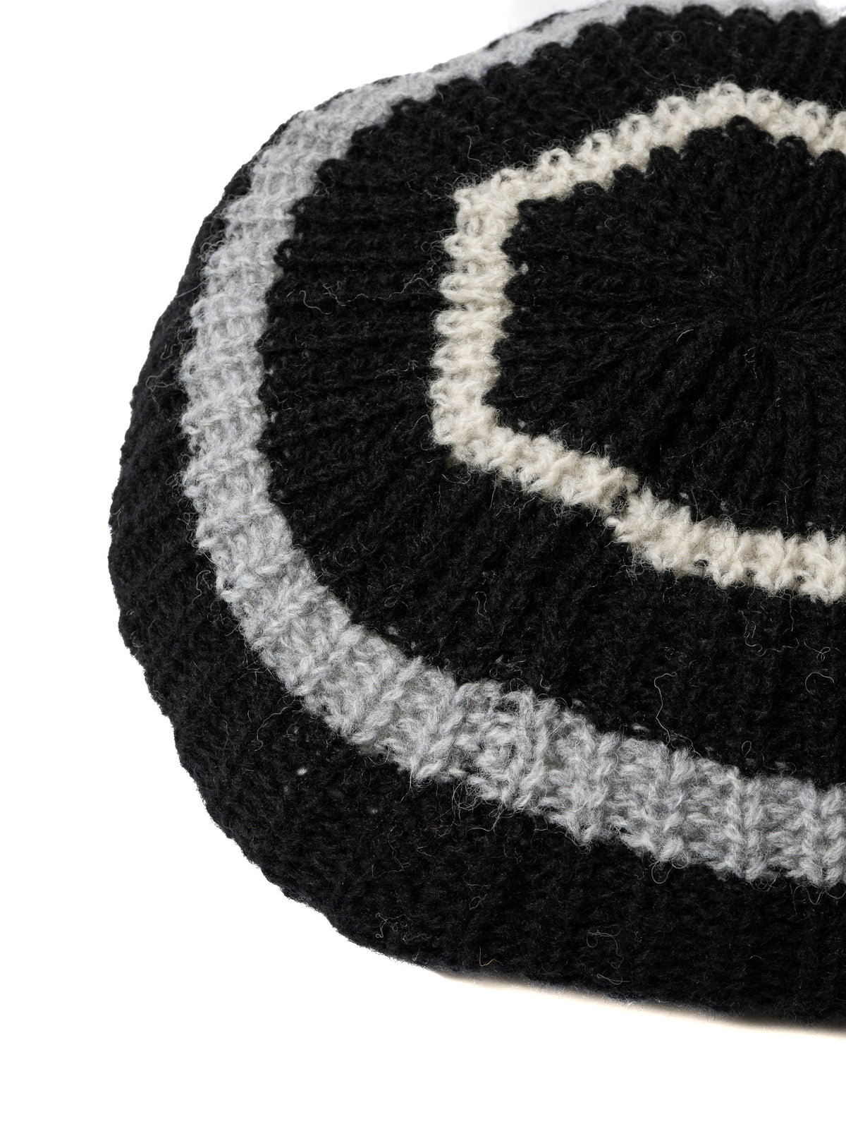 ORGANIZED BEANIE / WOOLEN YARN