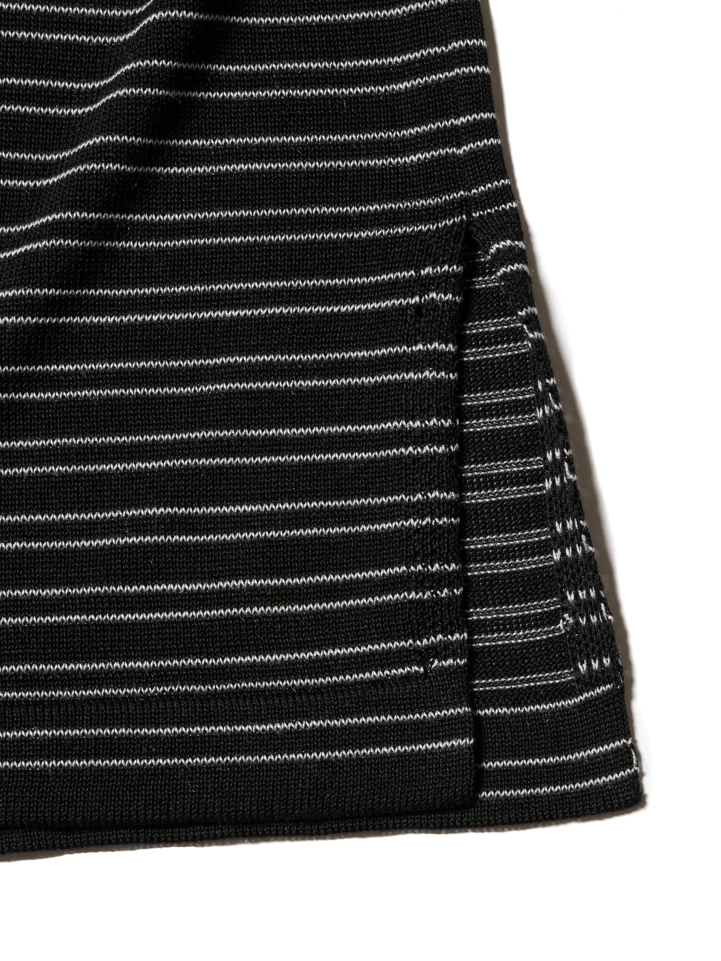 RESEARCHED SWEATER SS /RAYON MIX YARN BORDER