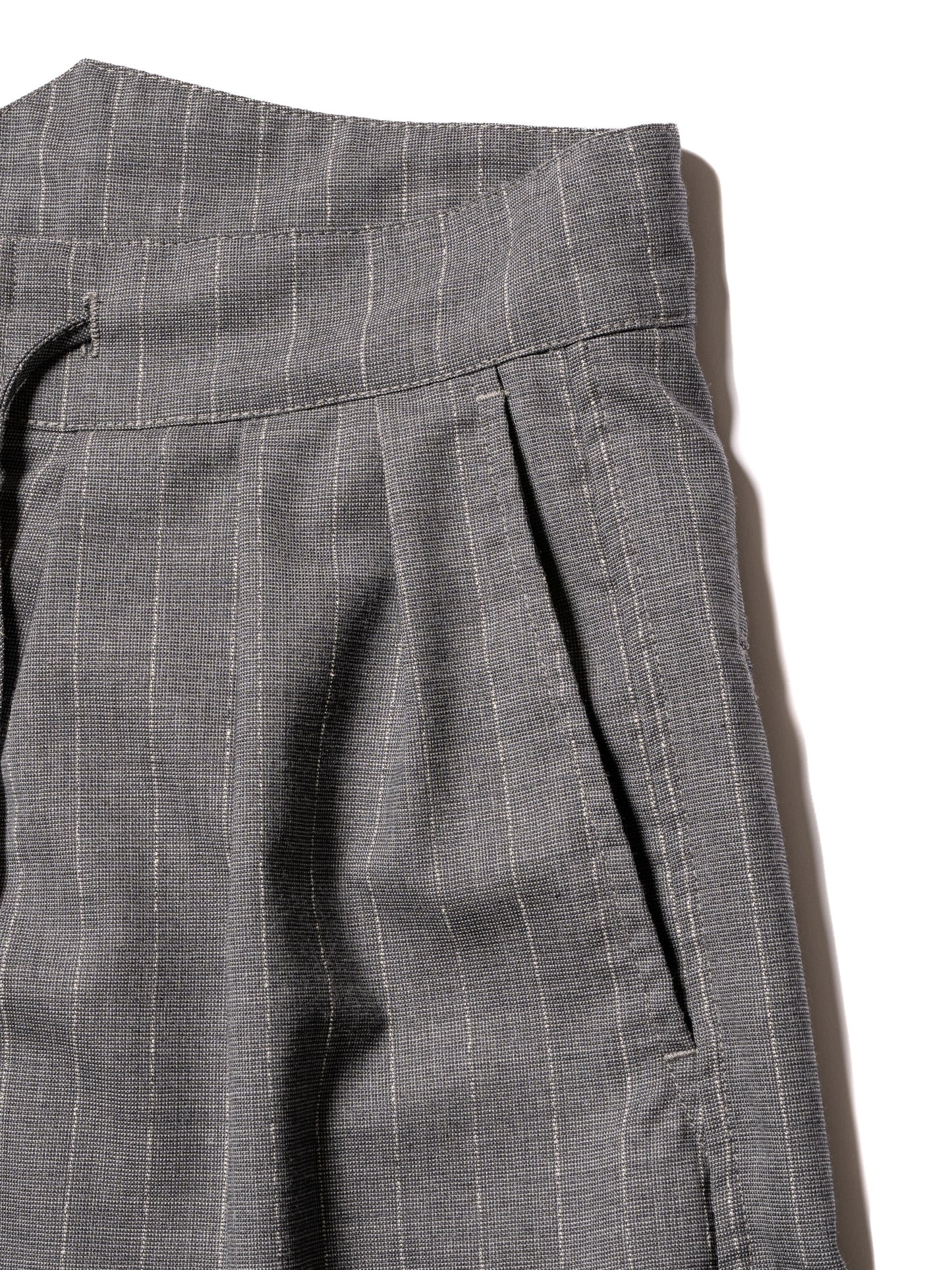 RESEARCHED 3/4 EASY SLACKS / WOOL SATIN CHALK STRIPE