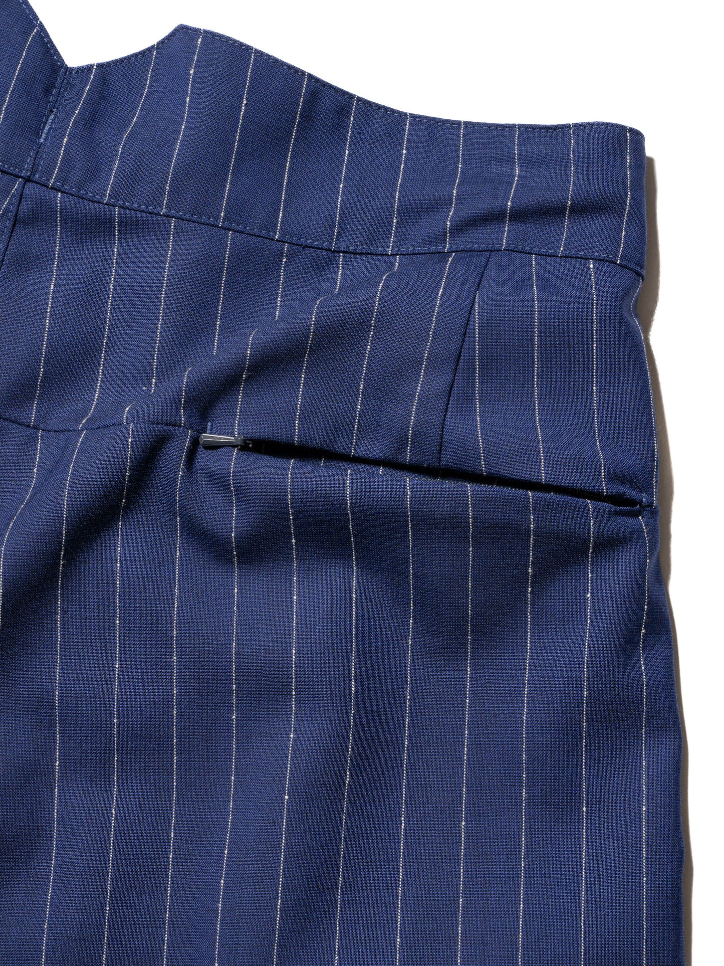 RESEARCHED 3/4 EASY SLACKS / WOOL SATIN CHALK STRIPE