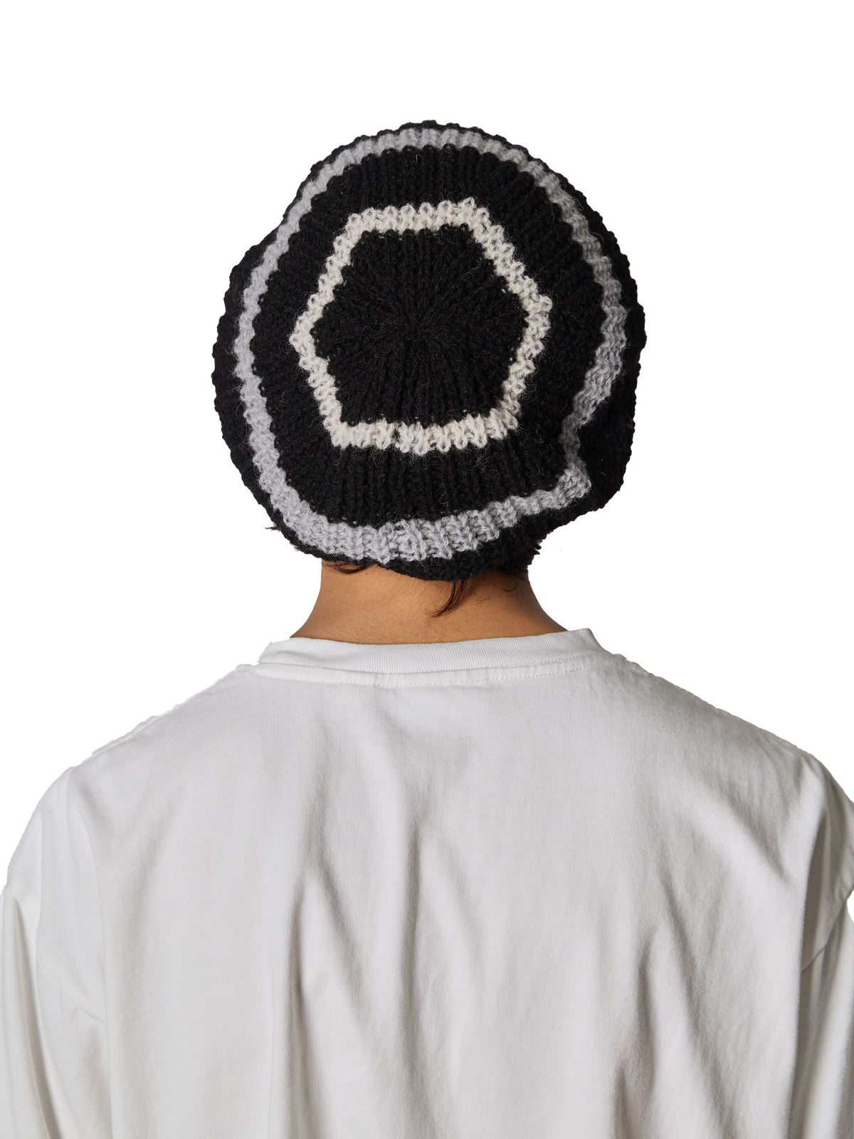 ORGANIZED BEANIE / WOOLEN YARN