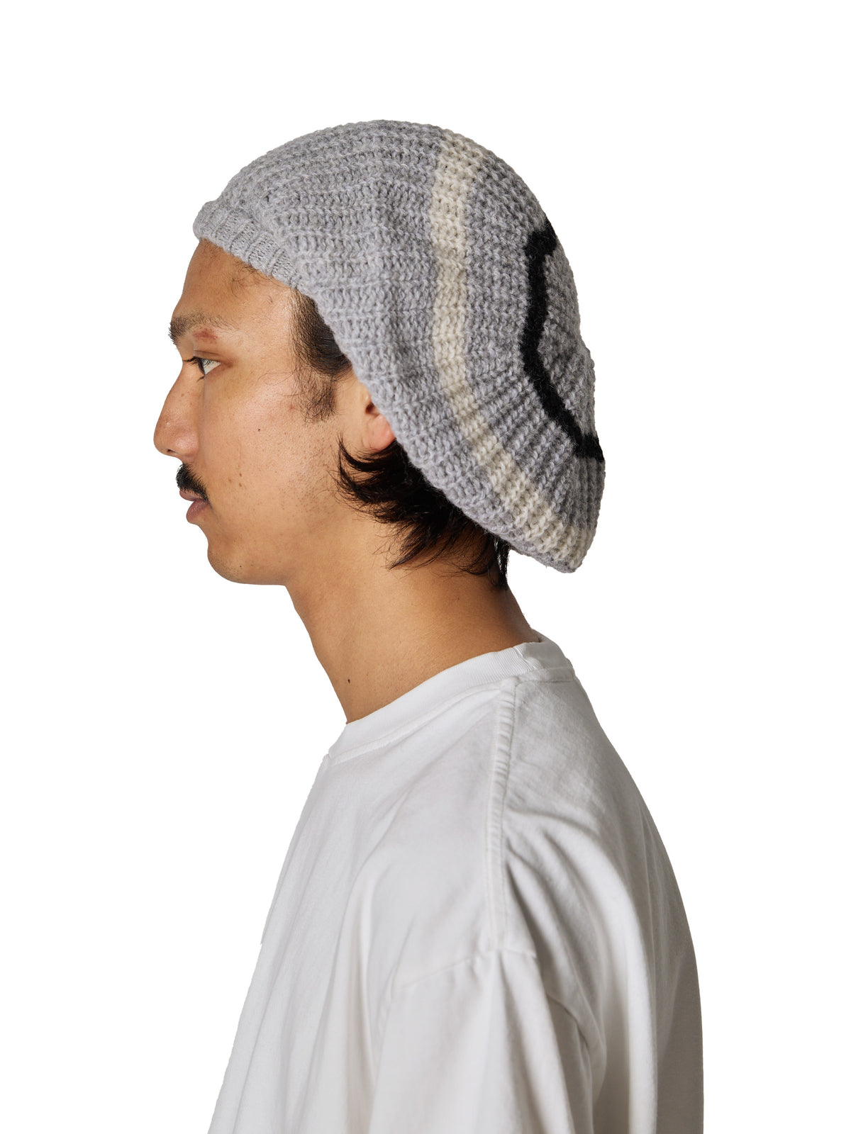 ORGANIZED BEANIE / WOOLEN YARN